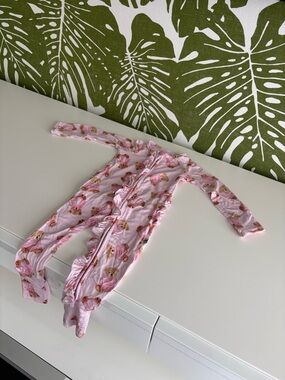 Pink Bear Ruffle Front-Zip Footie One-Piece for Kids🐻💗
